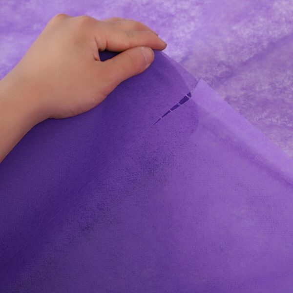 Bänkpapper Lila Nonwoven PP 60cm x 195m Perforerad